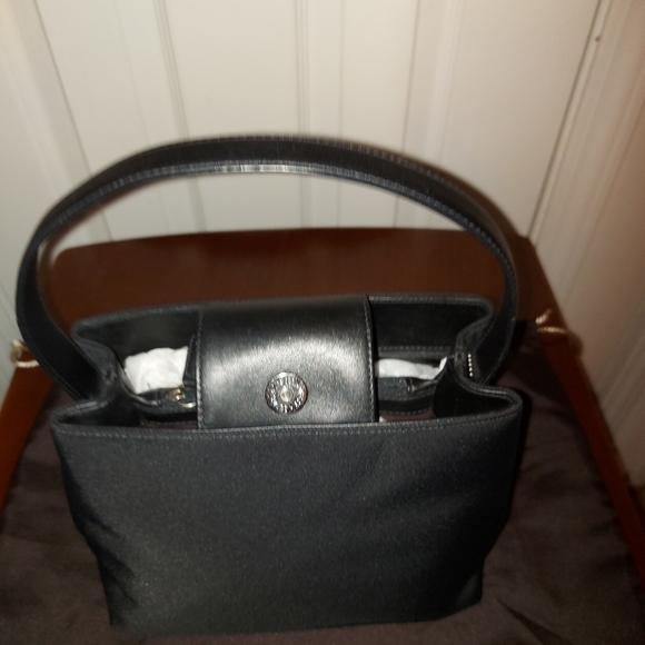 Elegant Coach Mercer Handbag - Picture 10 of 13